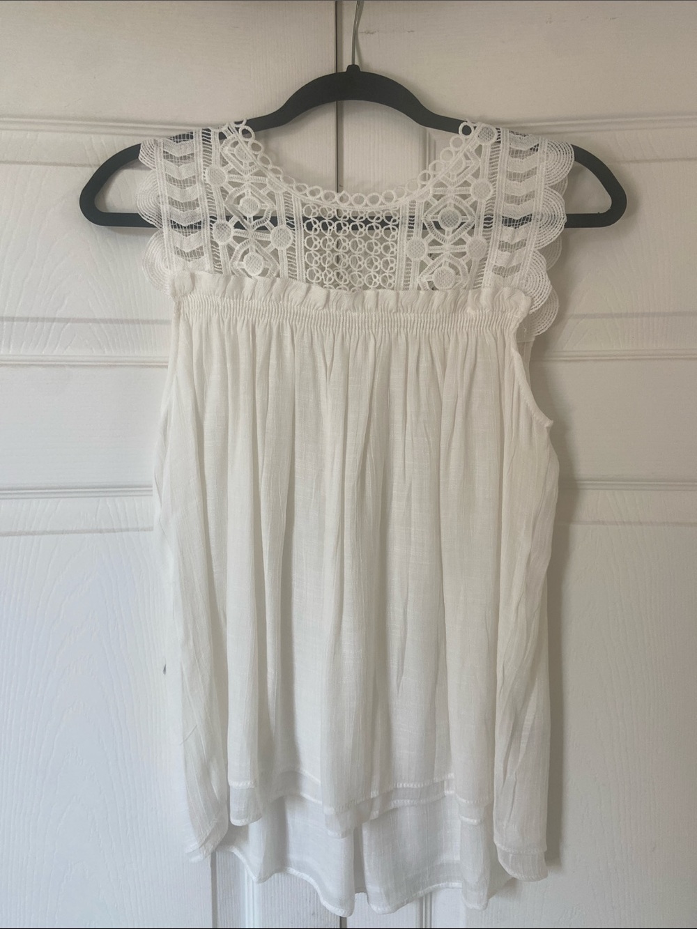 White Lace Sleeveless Women's Top